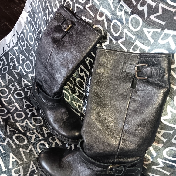 FENDI fur lined boots - Picture 4 of 6